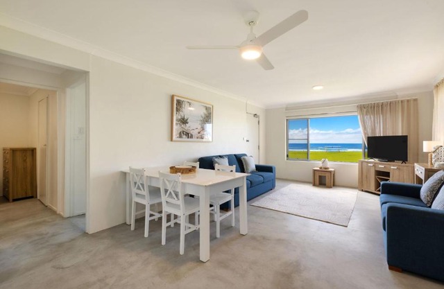 Absolute Beachfront Apartment 3B