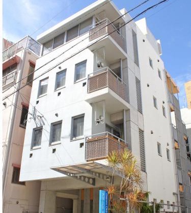 Across Omoromachi Naha
