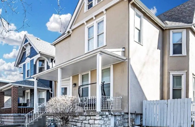 Adorable historic home 5 minutes from downtown