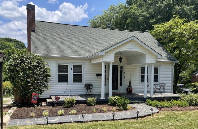 Adorable home in heart of Lincolnton, walking distance to shops breweries dining
