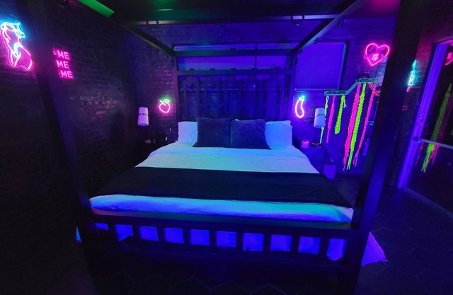 Adult-Only Love Hotel with Mermaid Pool