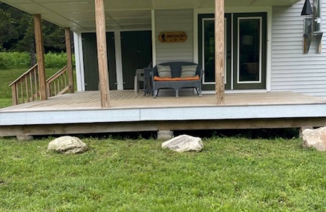 Adventure Awaits! Within walking distance of Appalachian trail!