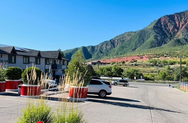 Adventure Inn - Glenwood Springs