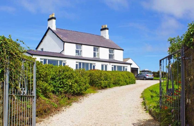 Afallon (14) - Six Bedroom Cottage, Sleeps 14