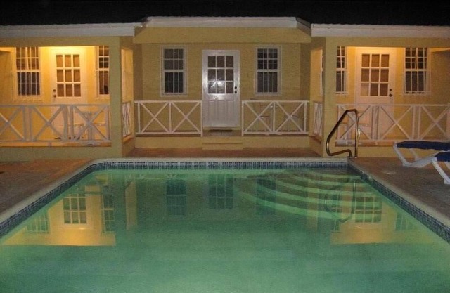 Affinity Villas Apartment 1 Tranquil location, close to beach