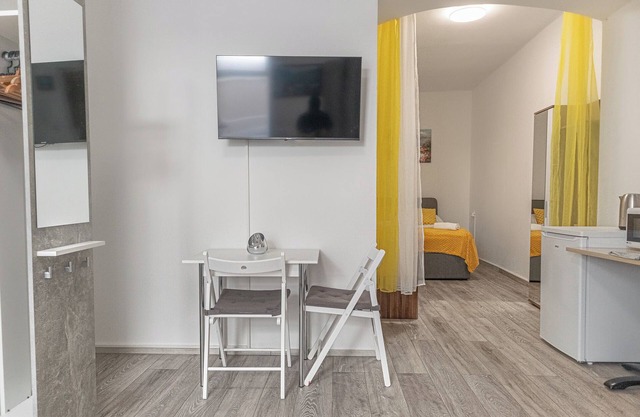 Affordable 3BR Apt near Hauptbahnhof