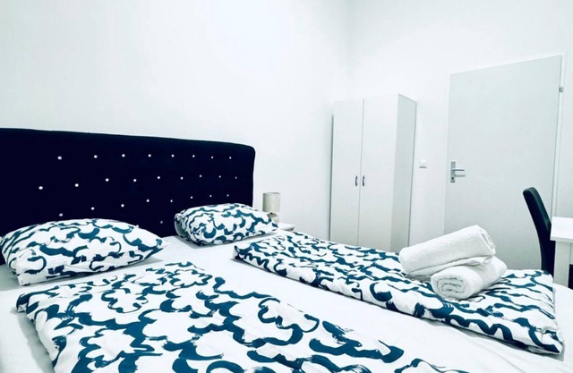 Affordable 5BR Apartment; Near Atzgersdorf Park