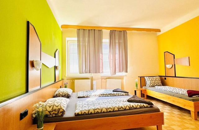 Affordable Central Rooms Near U3