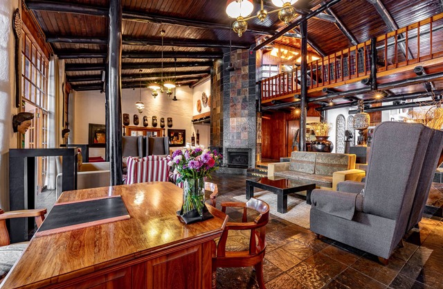 African Sky Hotels - Pine Lake Inn