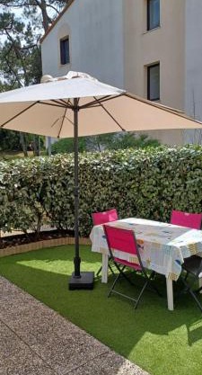 AGREABLE REZ DE JARDIN AVEC TERRASSE PROCHE PLAGE