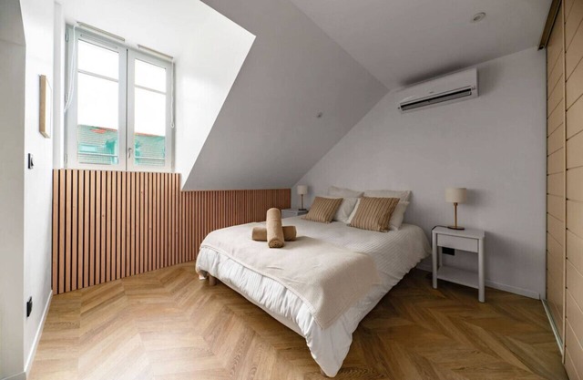 Air-cond and designer apartment