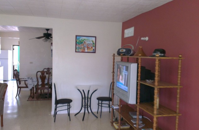 Air conditioned 3 bed apartment 5 minutes walk from the beach and shops