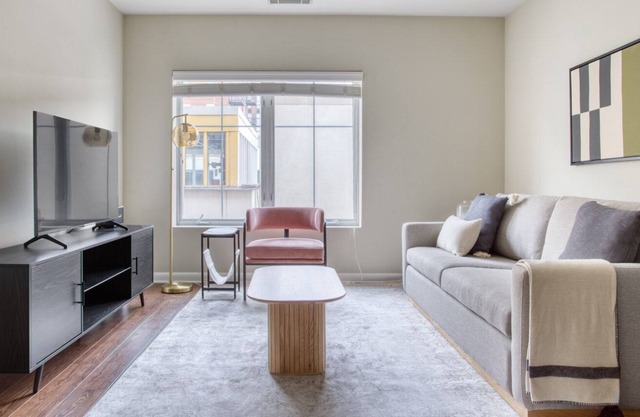 Airy Clarendon 1BR w/ Pool & Gym, steps to Metro & TJ, by Blueground