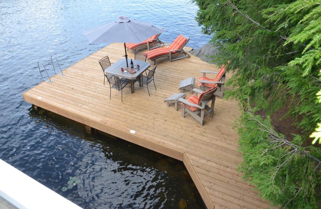 Airy Cottage, Boathouse, & Docks ~ Southwest Exposure in the Hub of Port Carling