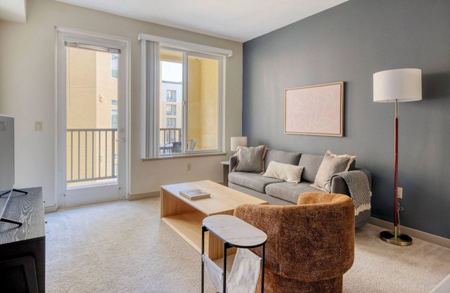 Airy Dublin 2BR w/Pool & A/C, nr Shopping & Groceries, by Blueground