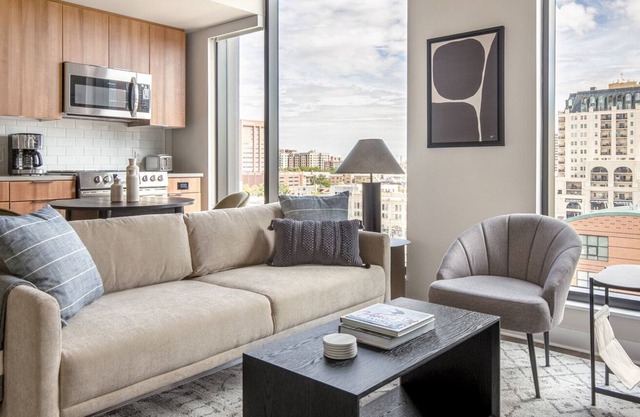 Airy Golden Triangle 1BR w/ Pool, Gym & W/D, next to Park, by Blueground