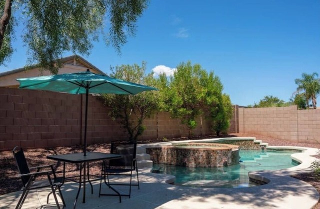 Airy Oasis Sleeps 8- Pool, Spa & Pool Table