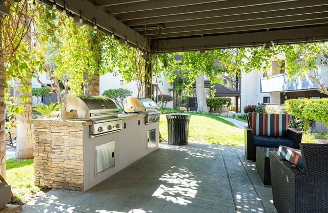 Airy Woodland Hills 1BR w/Pool & Gym, near Warner Center, by Blueground