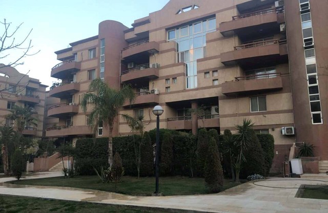 Al Rehab Apartment. (with private garden)