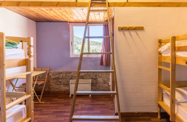 Alberg La Solana - 33 - Quadruple Room (4 - 6 Guests)