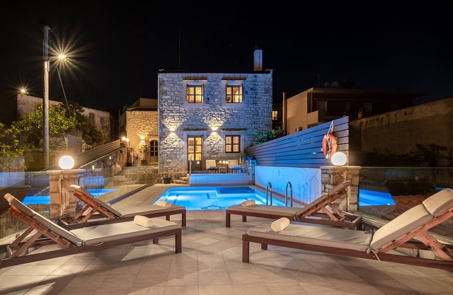 Alexandros villa ,private pool, Near tavern