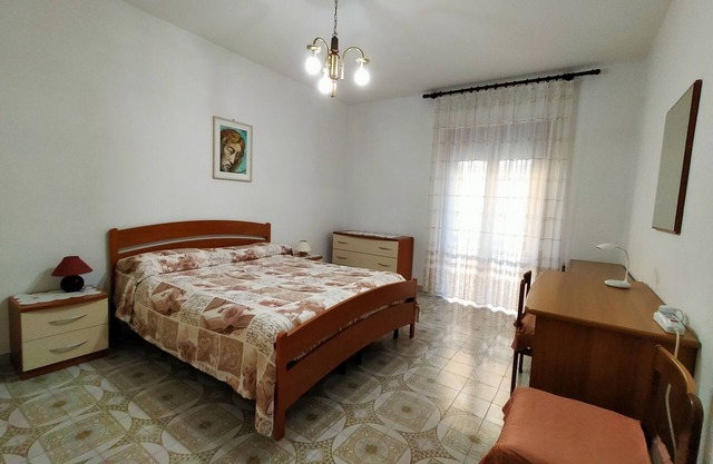 ALGHERO: large and confortable apartment 300 metres from the beach