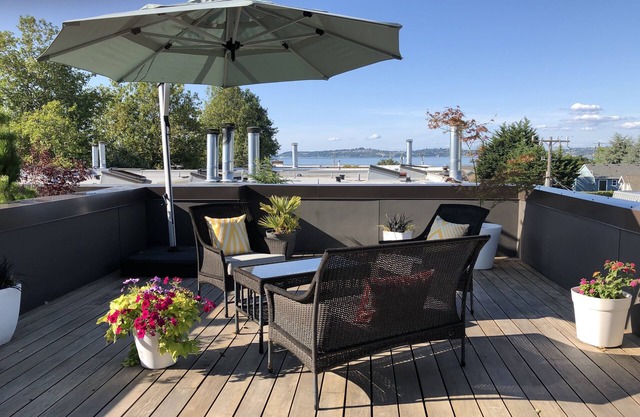 Alki Rooftop Retreat