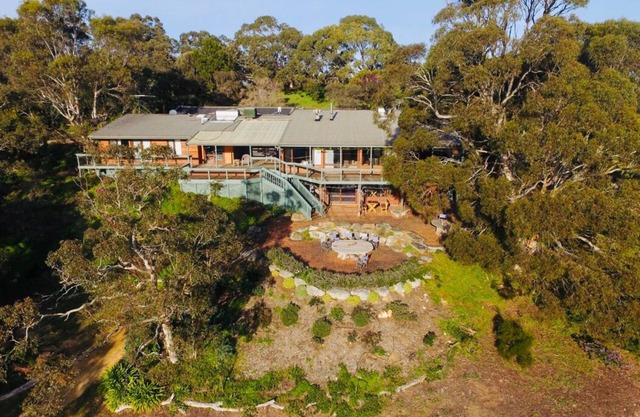 Allusion Farmstay Cellar HousenPool - Fire Pit - Pizza Oven - Pool Table