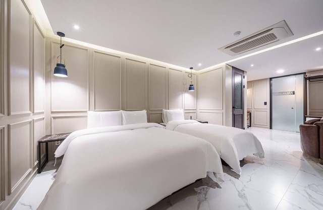 Alma Hotel