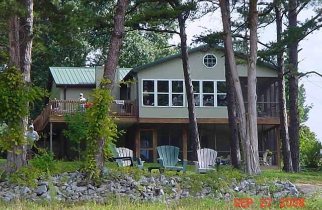 Almost Level Lot, Dock with Sun Deck, Pontoon rental, (25 min. from Clemson)