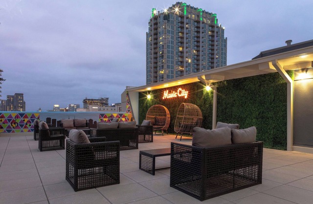 Aloft Nashville West End