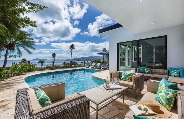 Aloha Nalu: Luxury Home w/Diamond Head Views, AC & Private Pool