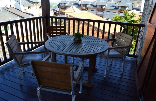 ALP IV - 8 PAX - Four Bedroom Apartment, Sleeps 8