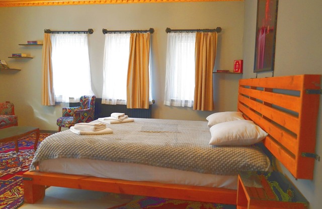 Alpha Stone House - King Room