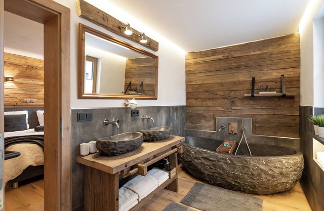Alpine Lodge SKI IN- SKI OUT Luxurious vacation apartment with 4 bedrooms