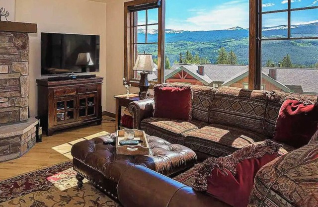 Alpine Vista Lodge | Sleeps 8 | Steps to Trails