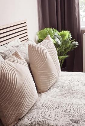 Alross Guest House with breakfast free