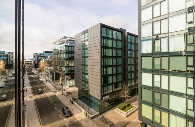 ALTIDO Fantastic 1-bed flat w/parking