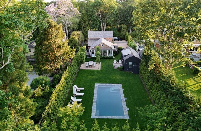 Amagansett Village Beautifully Restored Farm House & Studio with Pool