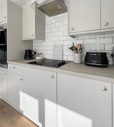 Amaya One -3 bedroom townhouse - with garden - close to town centre - sleeps 7