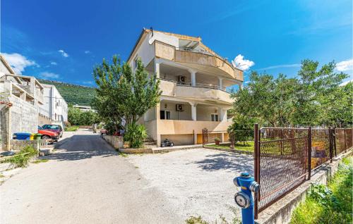 Amazing Apartment In Kastel Stari