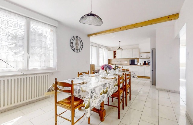 Amazing apartment in Kerlouan with WiFi