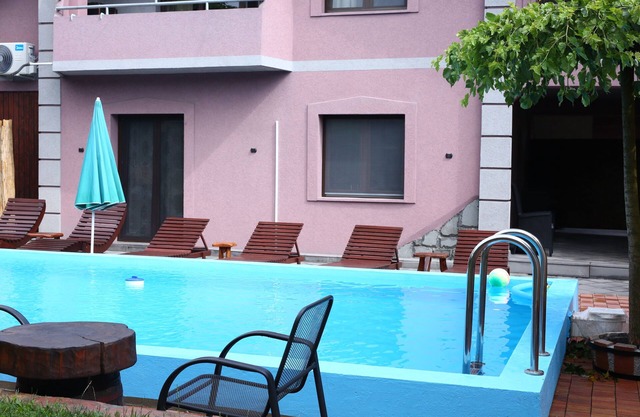 Amazing apartment near Belgrade 15 min with private swimming pool and parking.