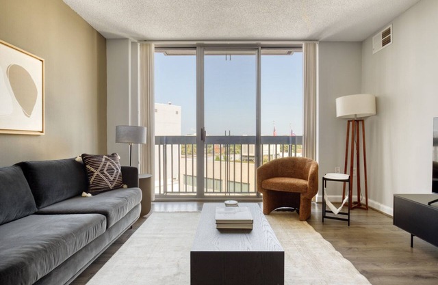 Amazing Bethesda 2BR w/Gym & Pool, near Metro, by Blueground