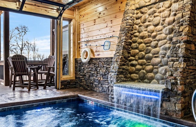 Amazing BRAND NEW Pool Cabin, Incredible Views and Amenities