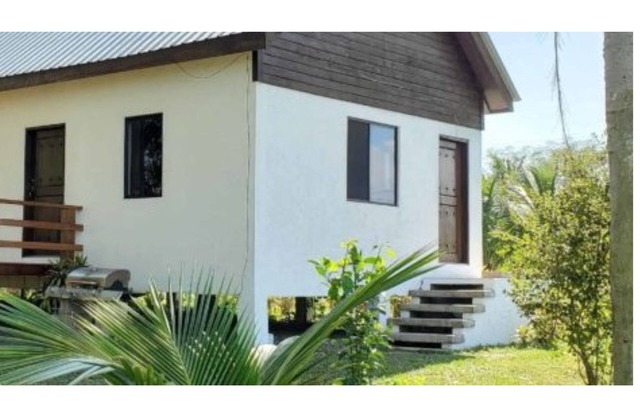 Amazing Country Style Attached Apartment w/Queen bed & Futon double for 2 kids