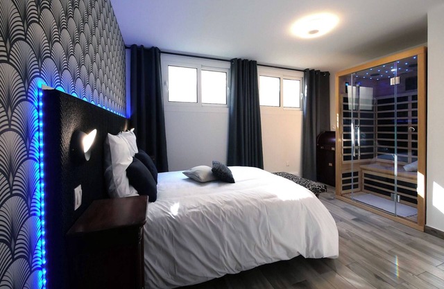 Amazing Duplex with Sauna 1BR/4P in the heart of Orly, close to Paris