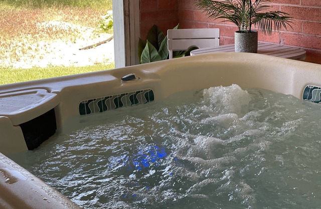 Amazing entire clean Country House w/hot tub a/c close to Yellowstone NP.