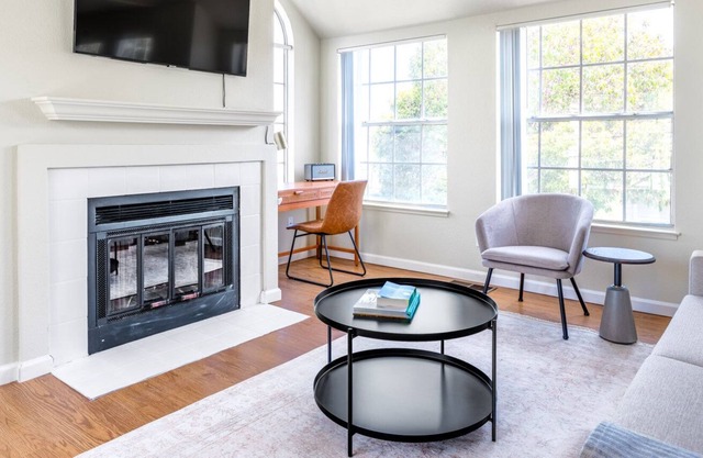 Amazing Foster City 1BR w/ W/D, Gym, Pool, 1 mi. to shops, by Blueground