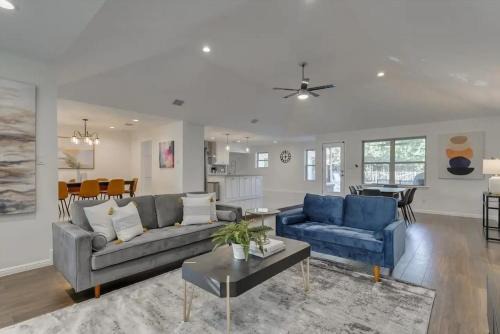 Amazing Haven Home with PRIVATE POOL